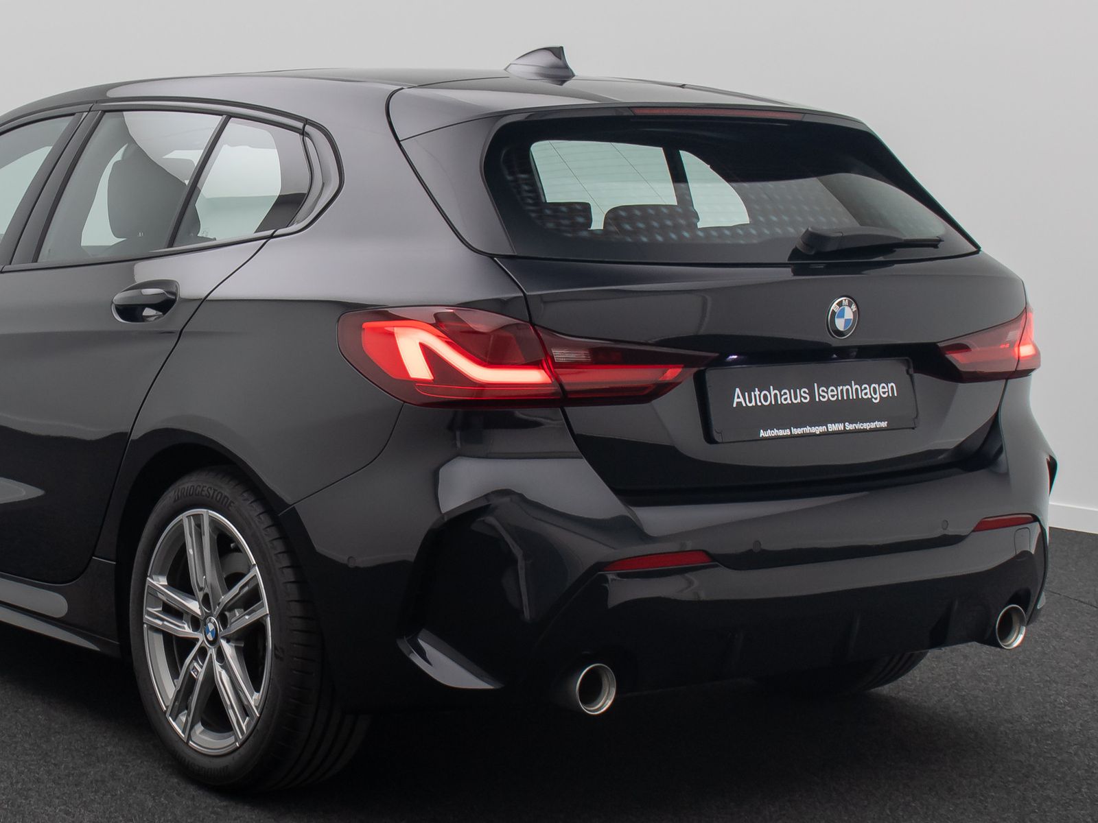 Fahrzeugabbildung BMW 120i M Sport Panoram Kamera DAB HiFi Komfort LED