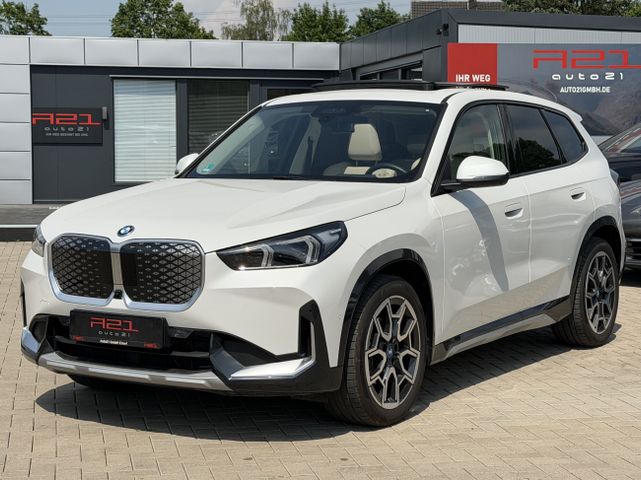 BMW iX1 20 eDrive xLine 97,2%SoH|Pano|HUD|360°|AHK
