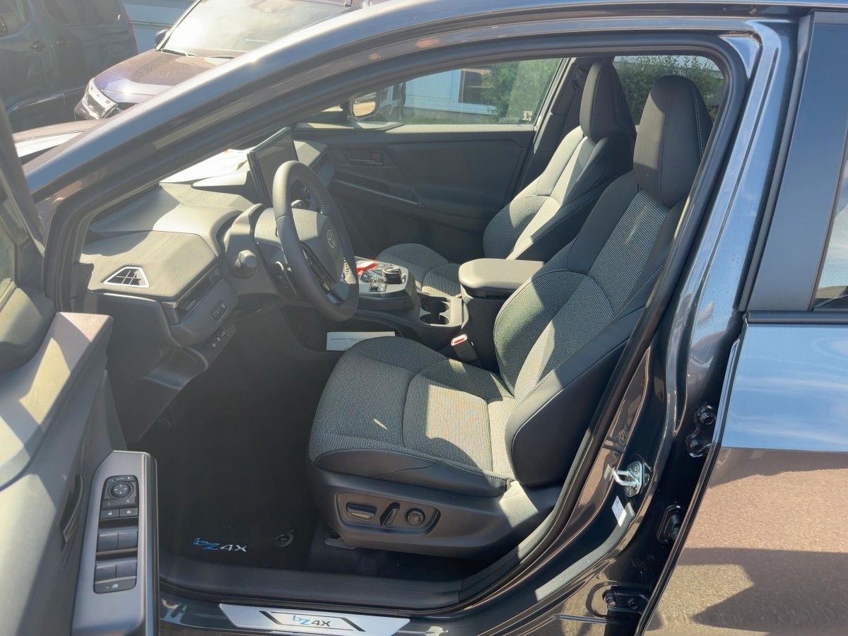 Fahrzeugabbildung Toyota bZ4X  Touring 75 kWh Teamplayer *RFK+360° *