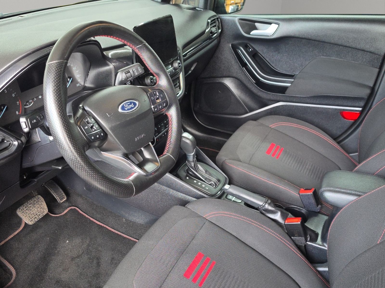 Fahrzeugabbildung Ford Fiesta ST-Line X AUTOMATIK+LED+KAMERA+PDC+SHZ