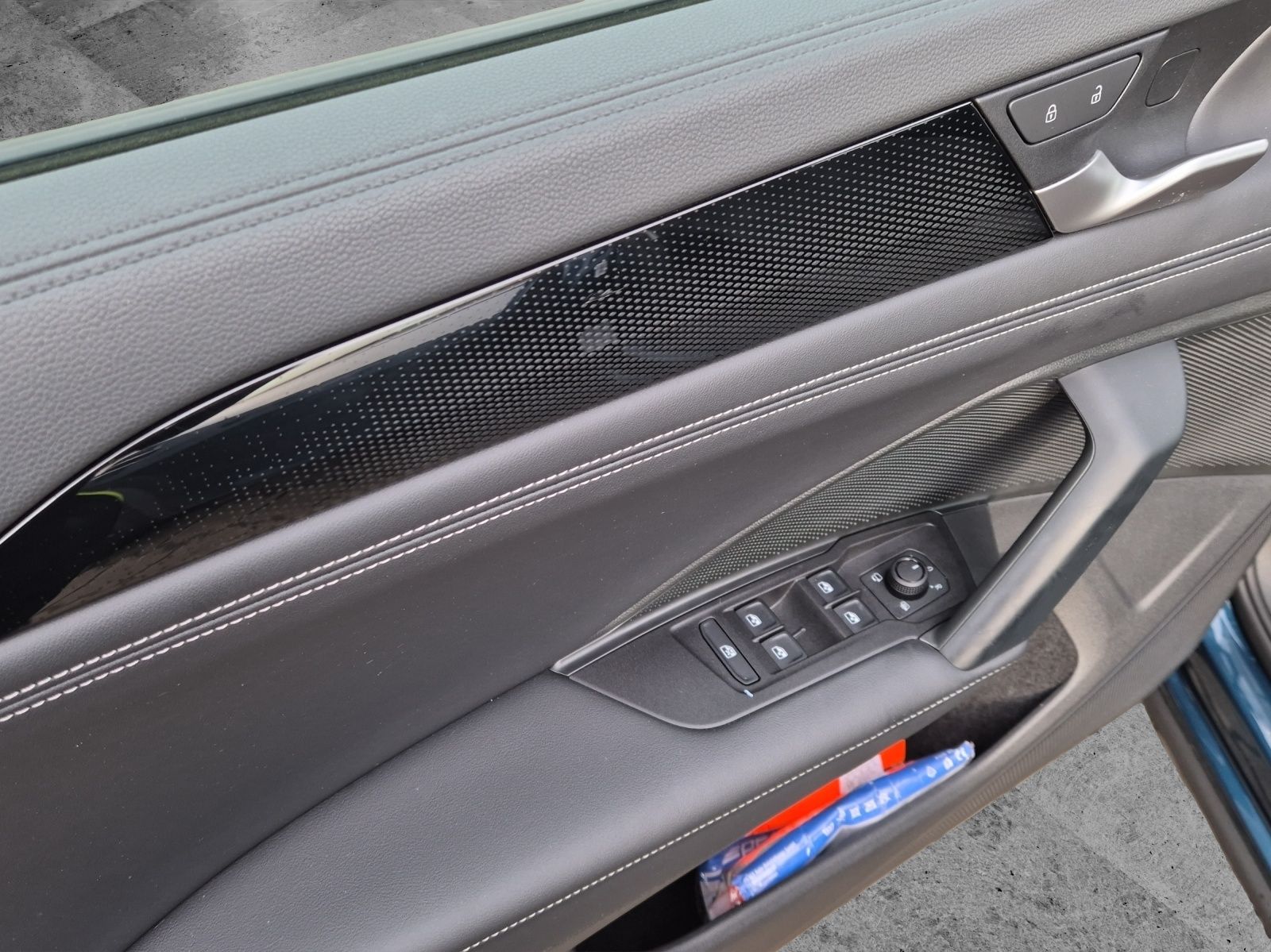 Fahrzeugabbildung Volkswagen Tayron TDI Life DSG 4M Matrix 7-Si. AHK Navi AID