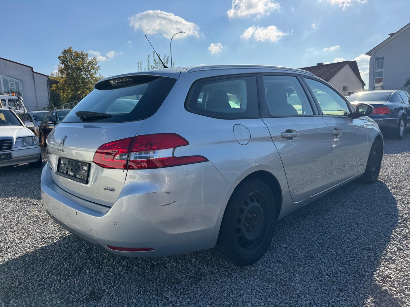 Peugeot 308 2015 — engine 1.560 cm³, 120 HP (88kW)