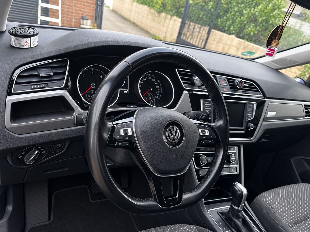 Image of Volkswagen Touran