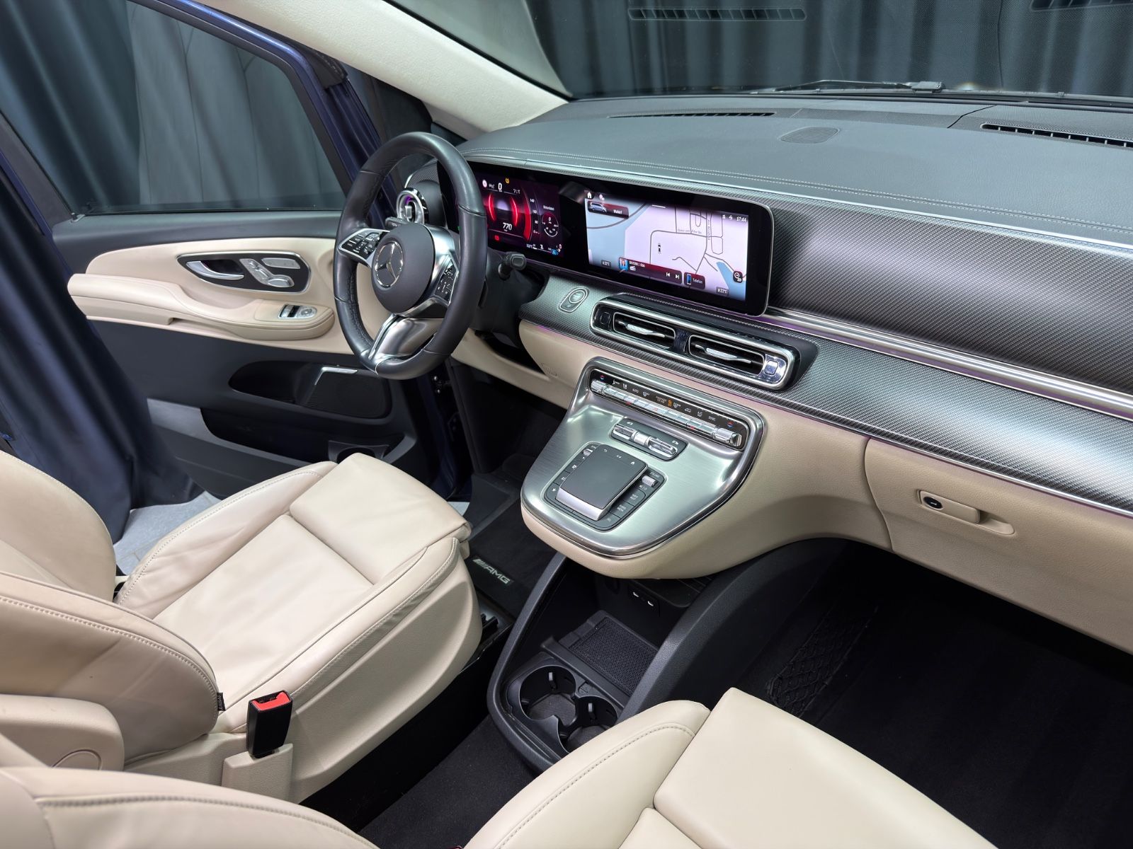 Fahrzeugabbildung Mercedes-Benz V250d lang EXCLUSIVE|AMG|BURMESTER|PANO|ACC|360°