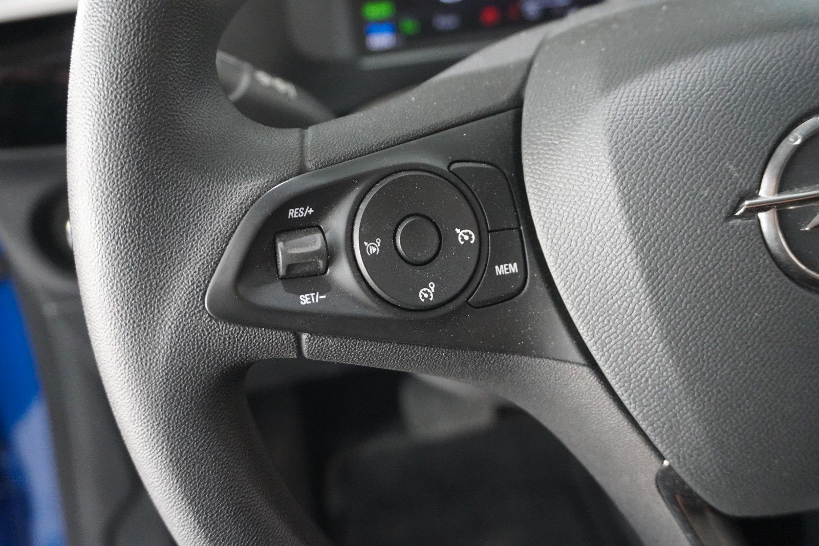 Fahrzeugabbildung Opel Corsa-e F EDITION 7KW NAVI/VIRT/TEMP/DAB/WÄRMEP.