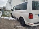 Volkswagen T6 Multivan - weiße Volkswagen T6 Multivan