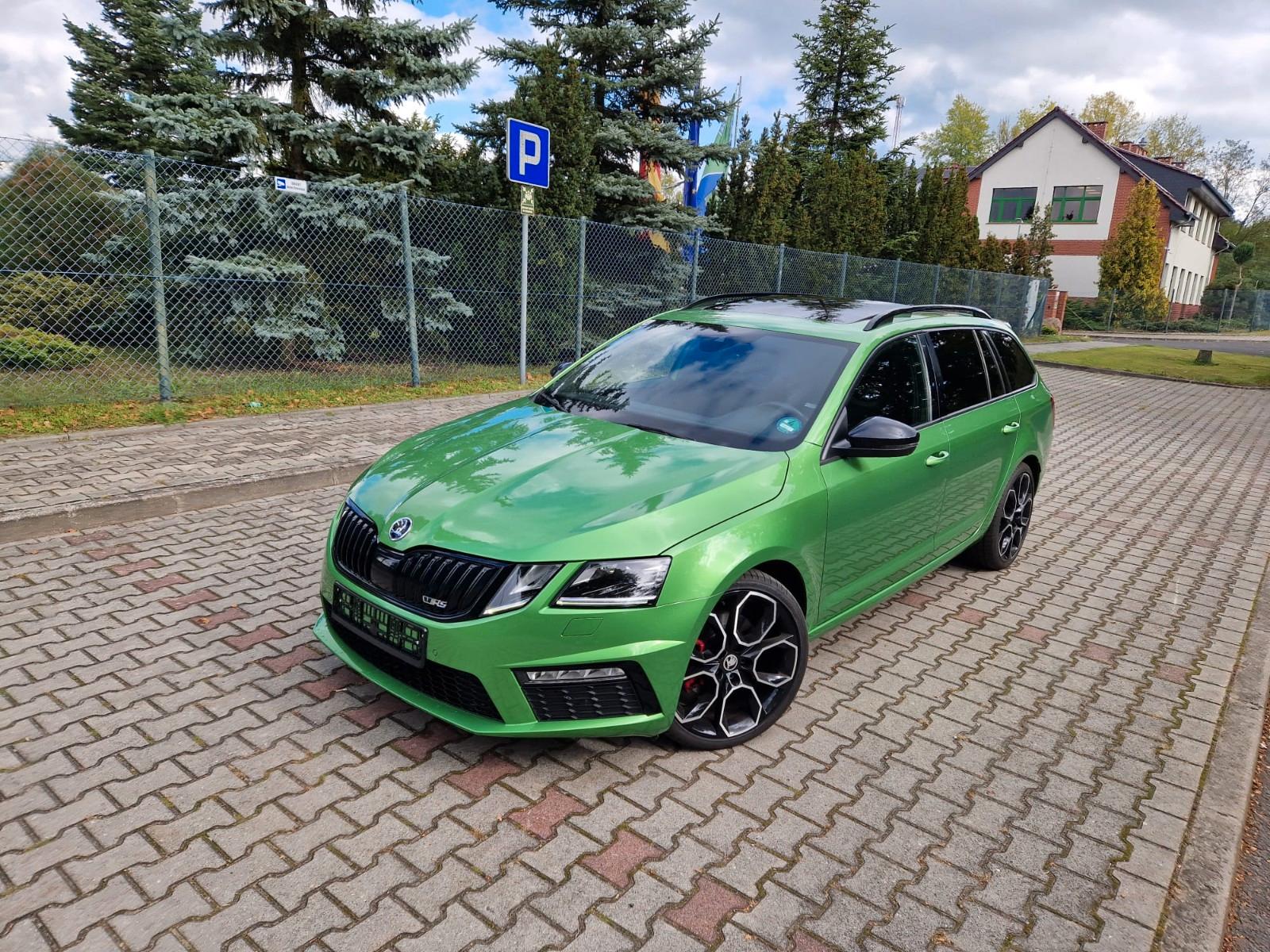 Skoda Octavia Combi RS 60 4x4 Panorama ACC VOLL VOLL