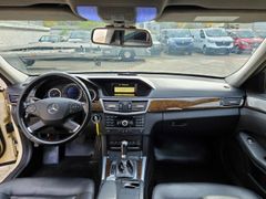 Fahrzeugabbildung E 200 NGT BlueEfficiency NGD