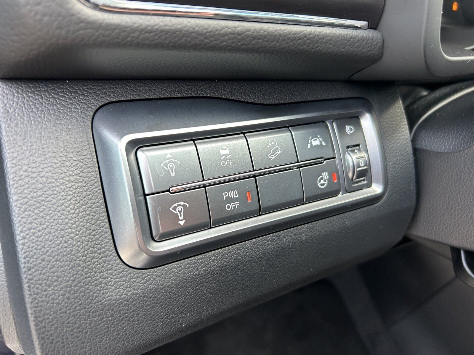 Fahrzeugabbildung Ssangyong Tivoli Fizz 1.5 T-GDI KAMERA/SHZ/NAVI/PDC/DAB/