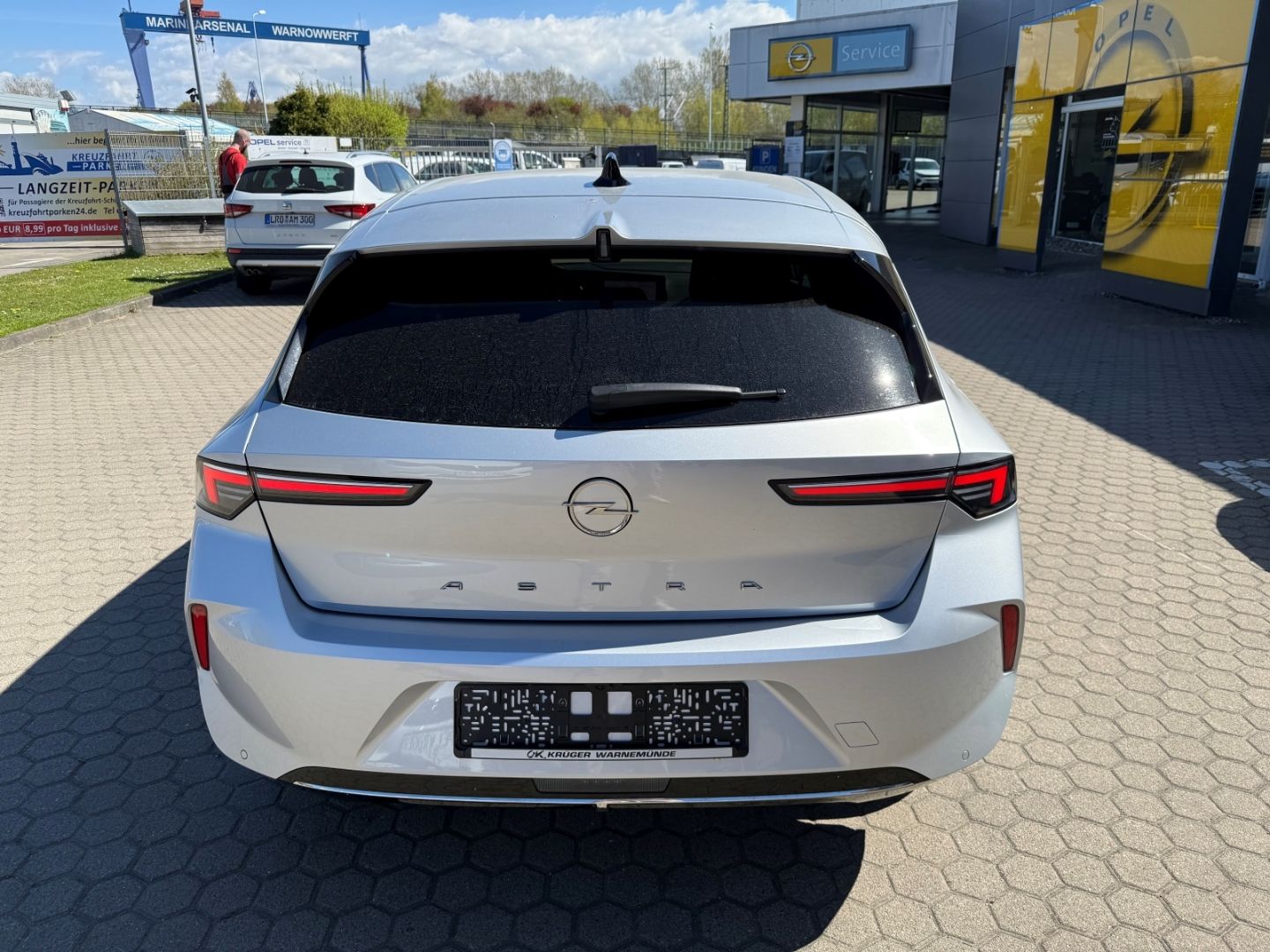 Fahrzeugabbildung Opel Astra L Elegance mit SHZ+LHZ+Kamera