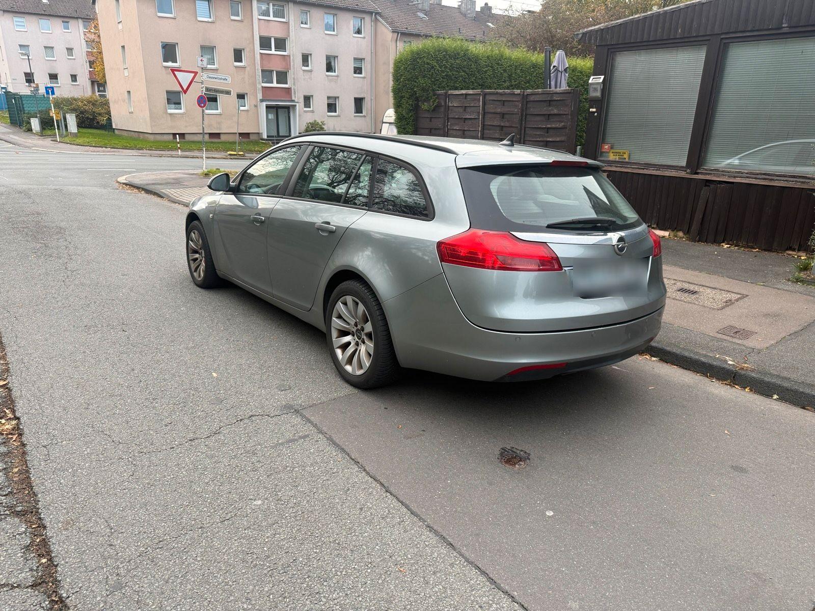Opel Insignia 2012 — engine 131 HP (96kW)