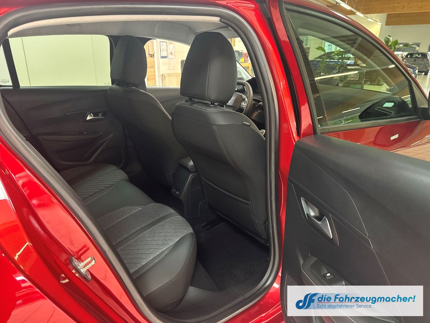 Fahrzeugabbildung Peugeot 208 Allure Digitales Cockpit LED Apple CarPlay A