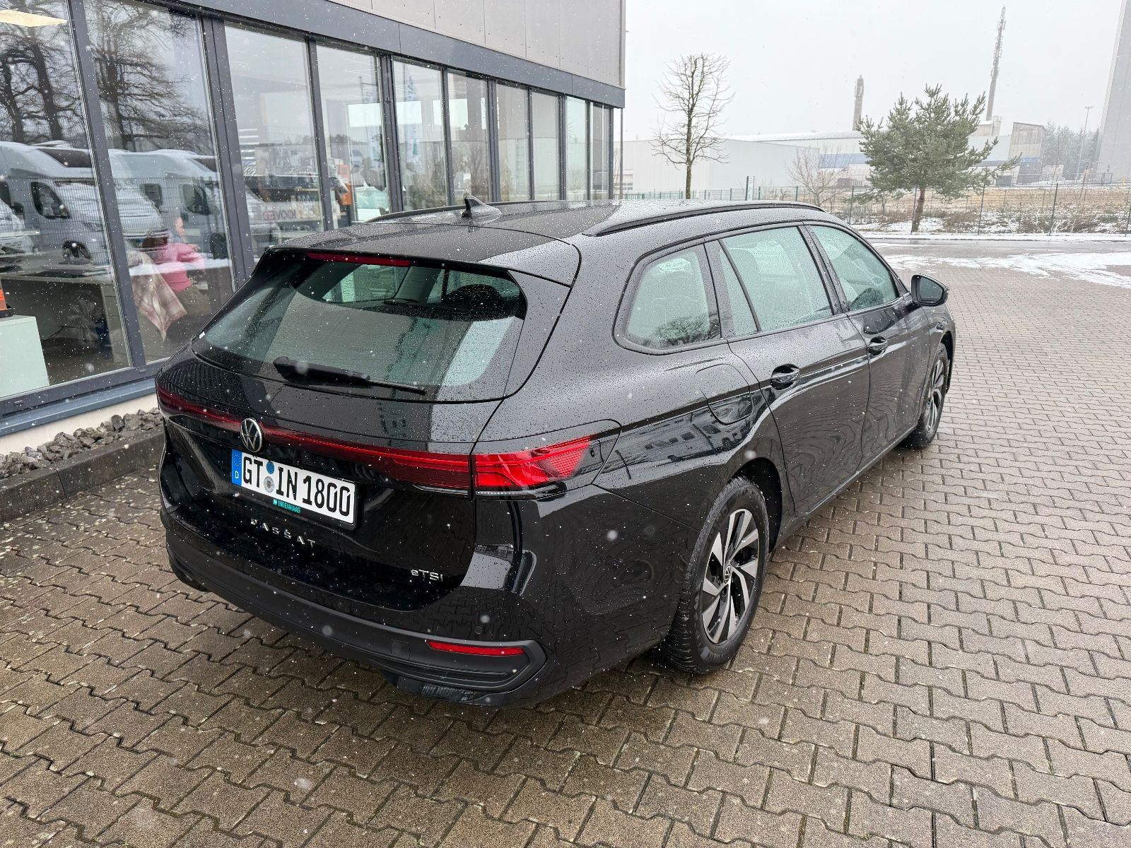 Fahrzeugabbildung Volkswagen Passat Variant 1.5 eTSI DSG Navi