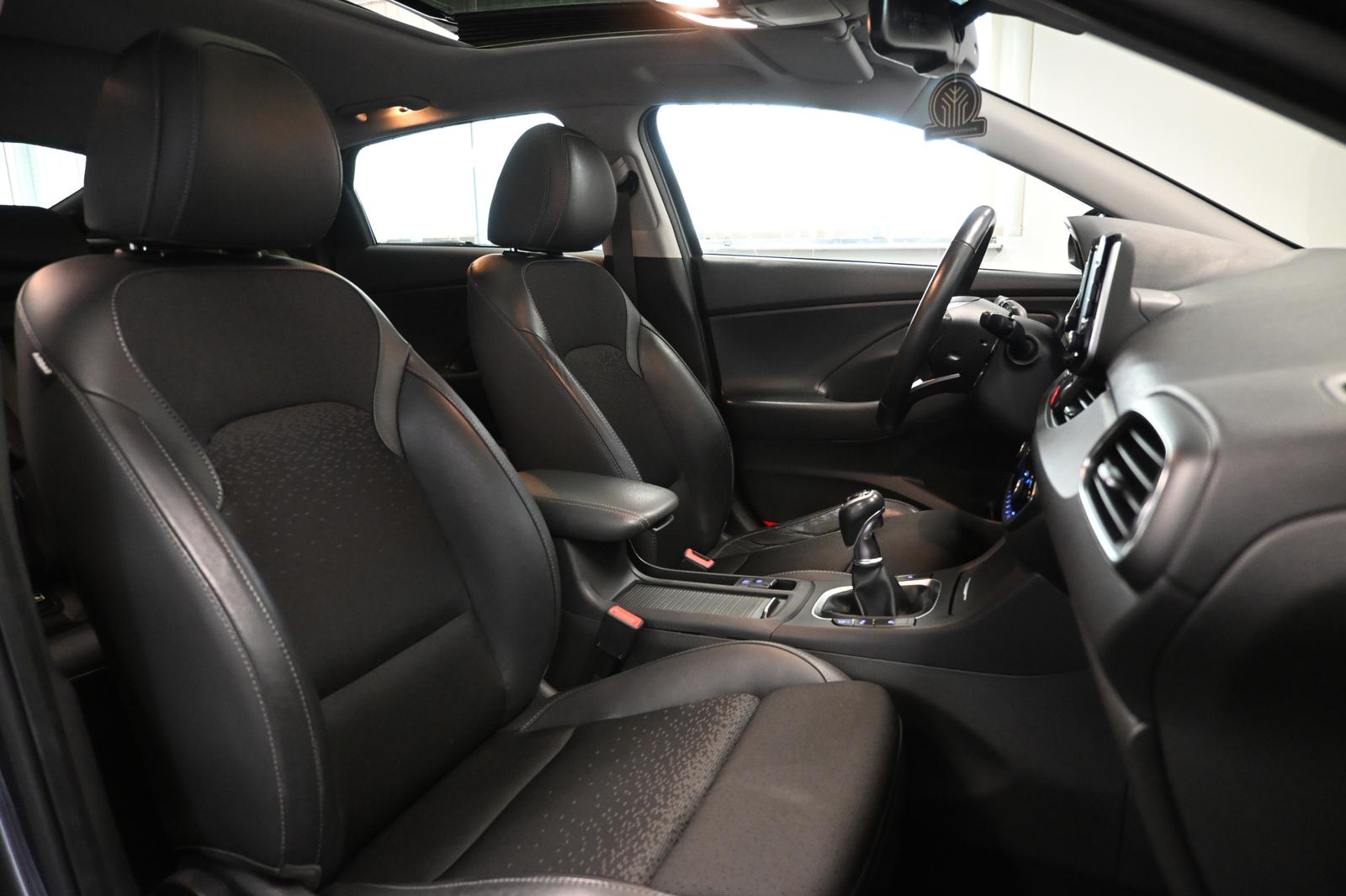 Hyundai i30 Premium *KAMERA*KESSY*LENKRADHZ*SHZ*CARPLAY