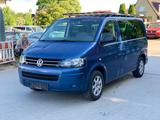 Volkswagen T5 Multivan - Volkswagen T5: Blau