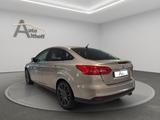 Ford Focus Lim. 1.5 2.HD XENON NAV PARK SPUR TEMP 19" - Ford Focus: 1.2