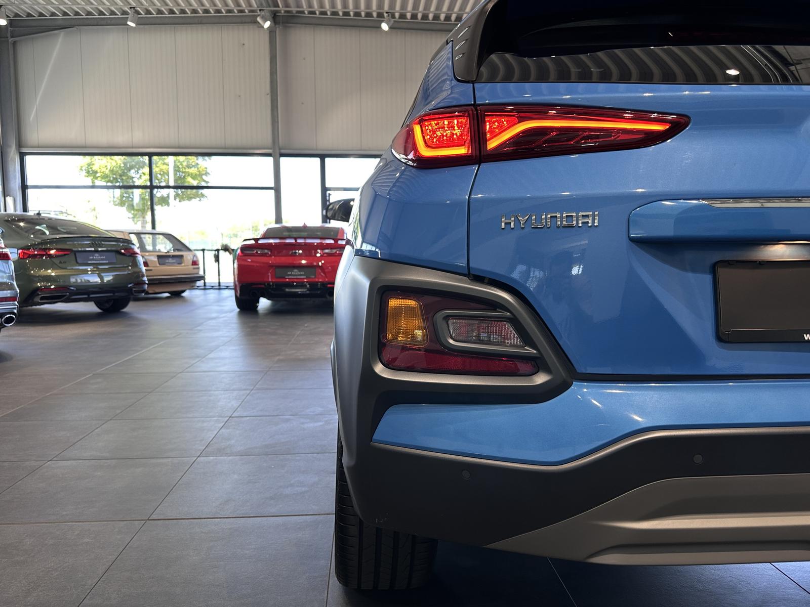 Hyundai Kona Premium 4WD *LEDER, AUTOMATIK, AHK, RFK*