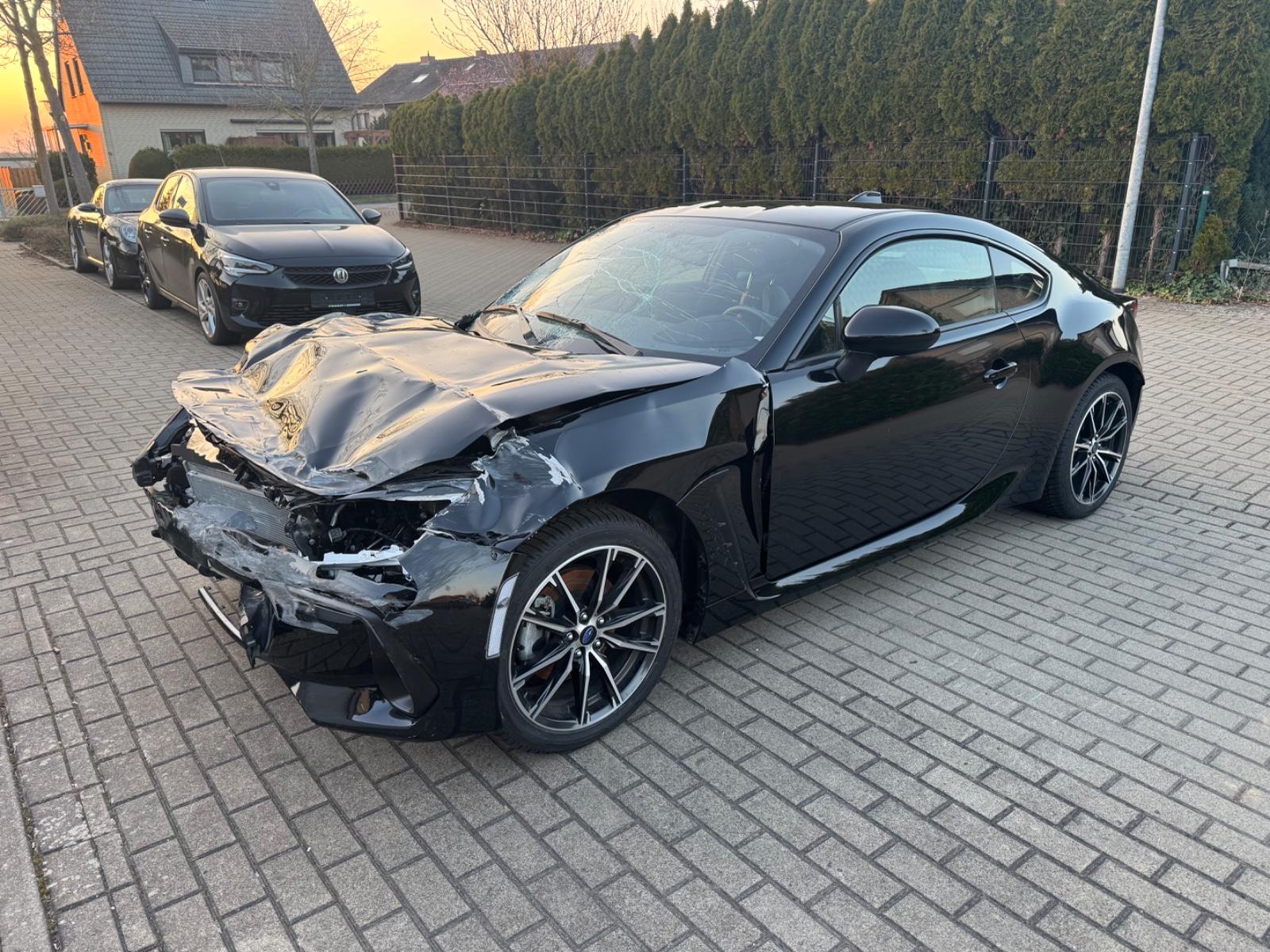Subaru BRZ Sport *Nur 4049 Km.*Alcantara*Schalter*RFK*