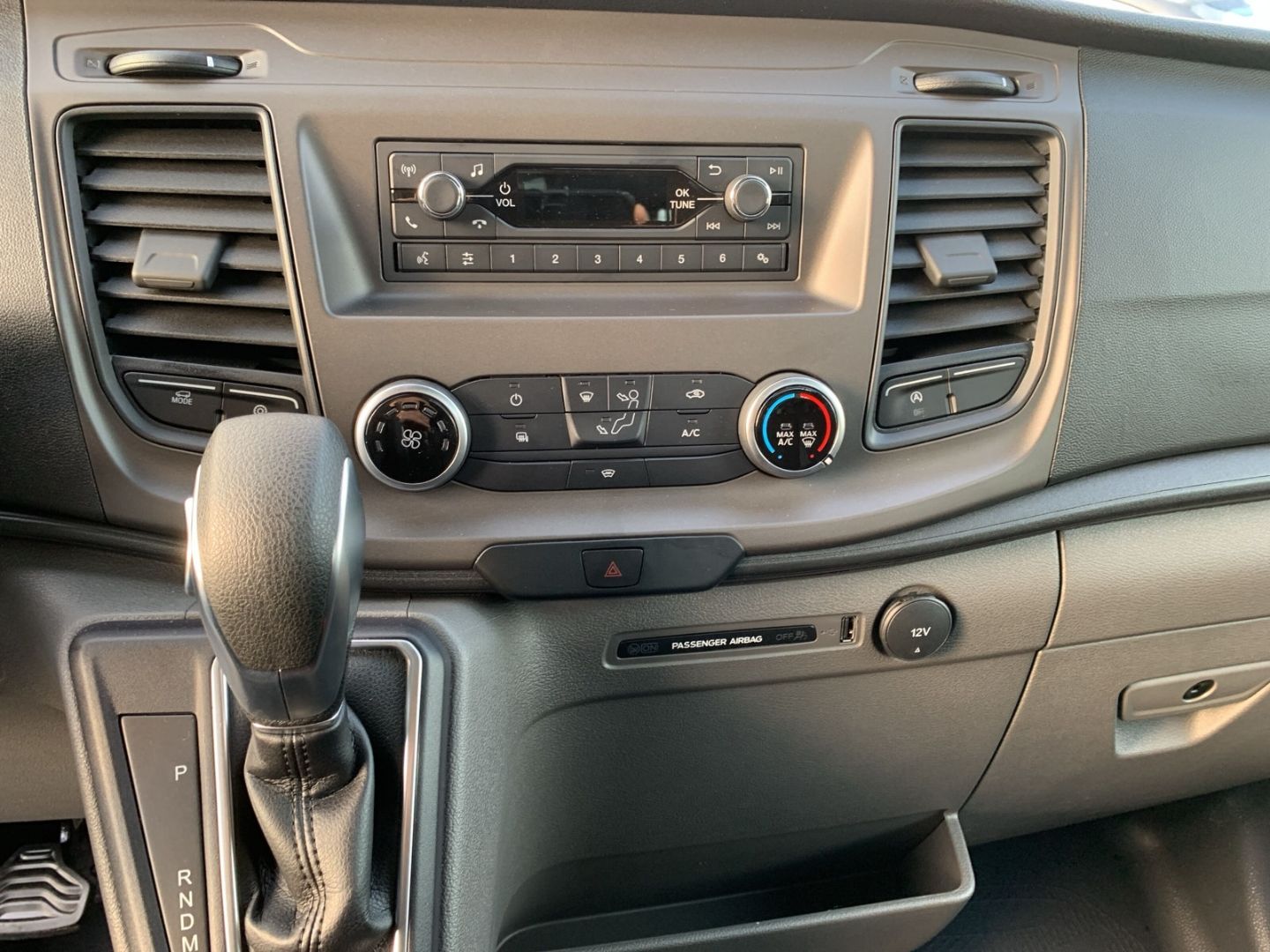 Fahrzeugabbildung Ford Transit Einzelkabine 350L2 ''Dreiseitenkipper'',