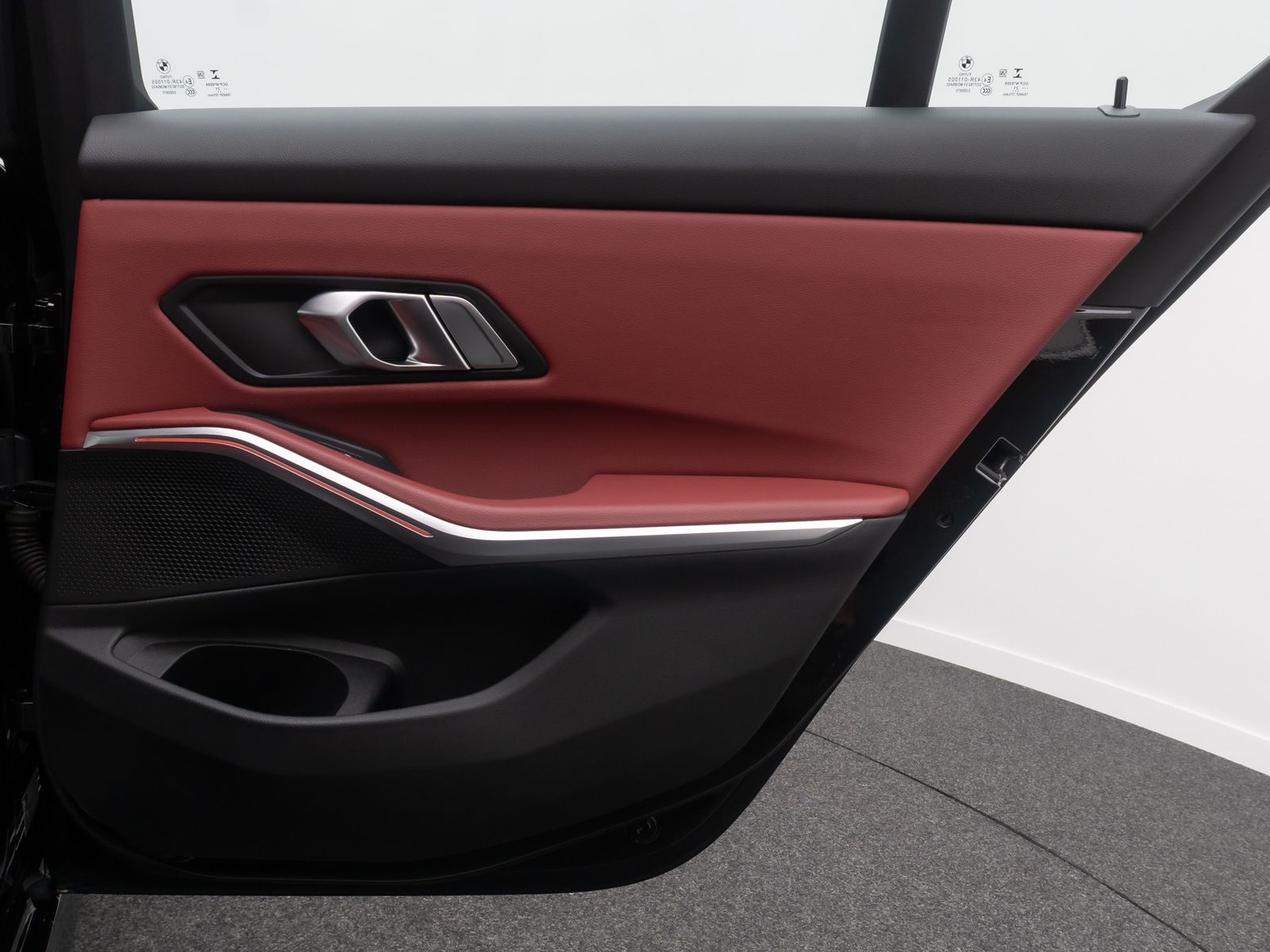 Fahrzeugabbildung BMW 330e LuxuryLine Kamera Laser HUD DAB HiFi Komfor