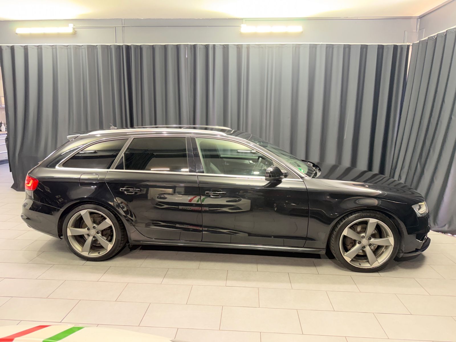 Fahrzeugabbildung Audi A4 Avant S line quattro|B&O|RS-SITZE|NAVI