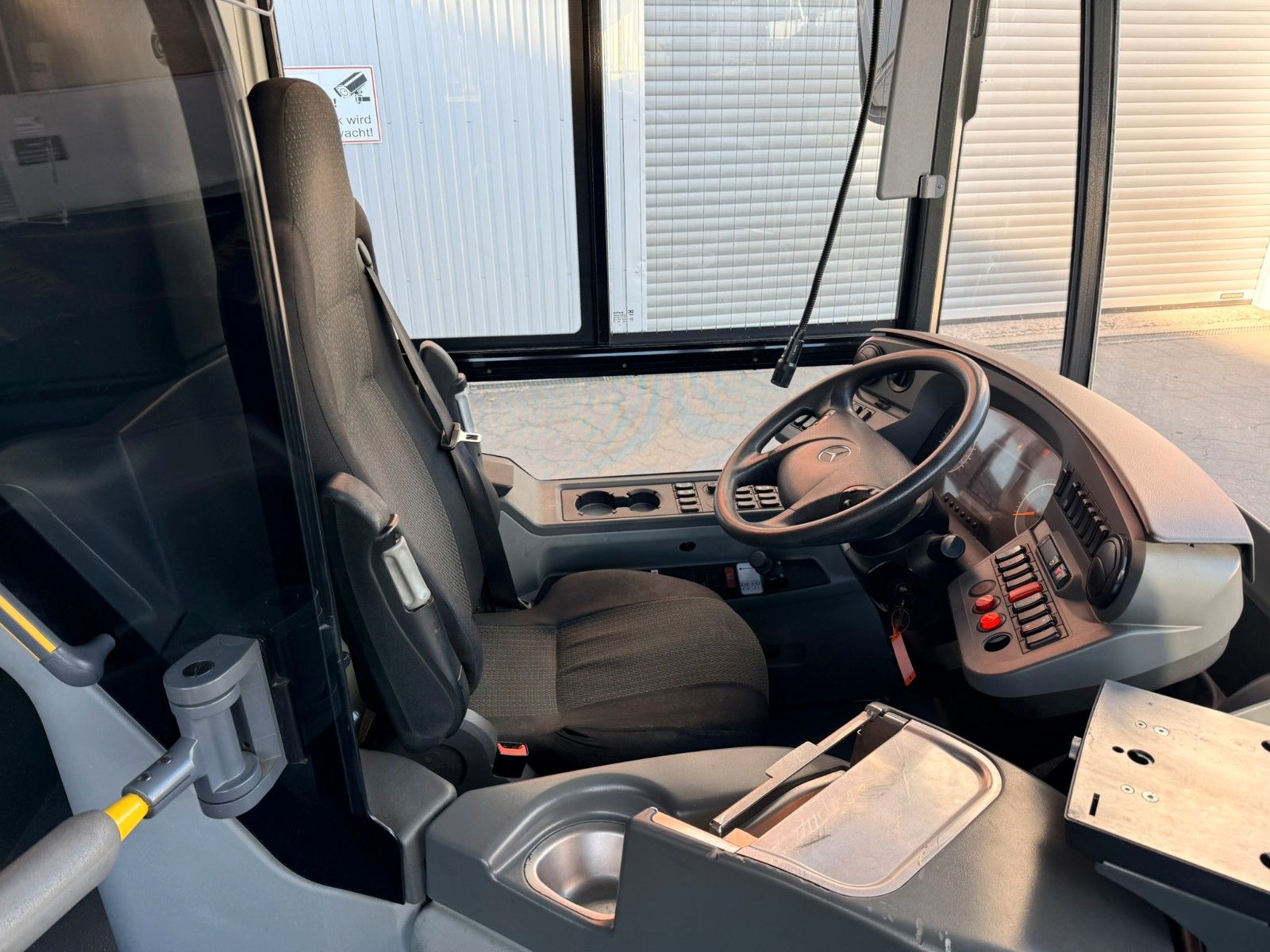 MERCEDES-BENZ  2014 - Image 11 of 32