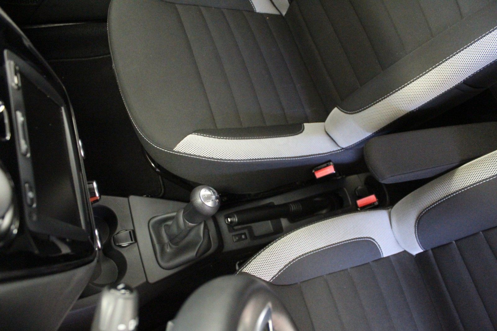 Fahrzeugabbildung Dacia Dokker SCe 100 Stepway *Navi*Klima*Kamera*