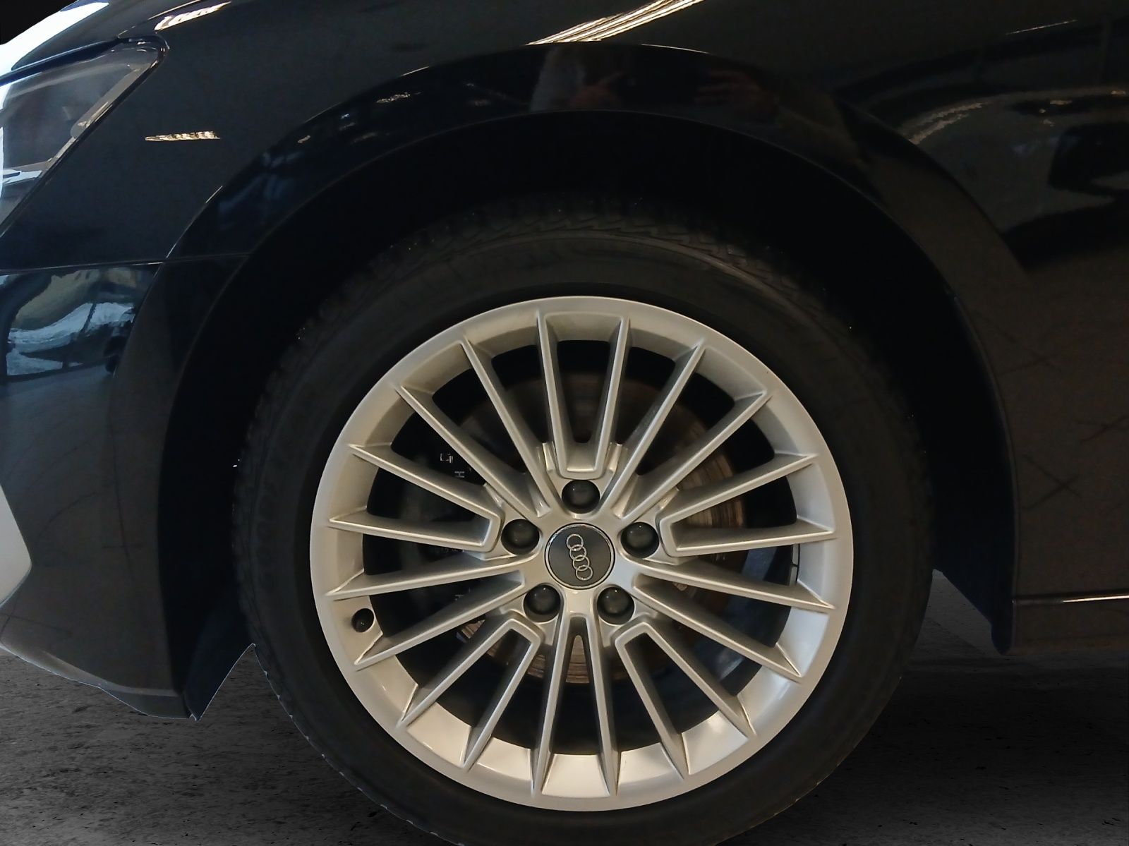 Fahrzeugabbildung Audi A3 Limousine 35 TFSI advanced S-tronic Navi AVC