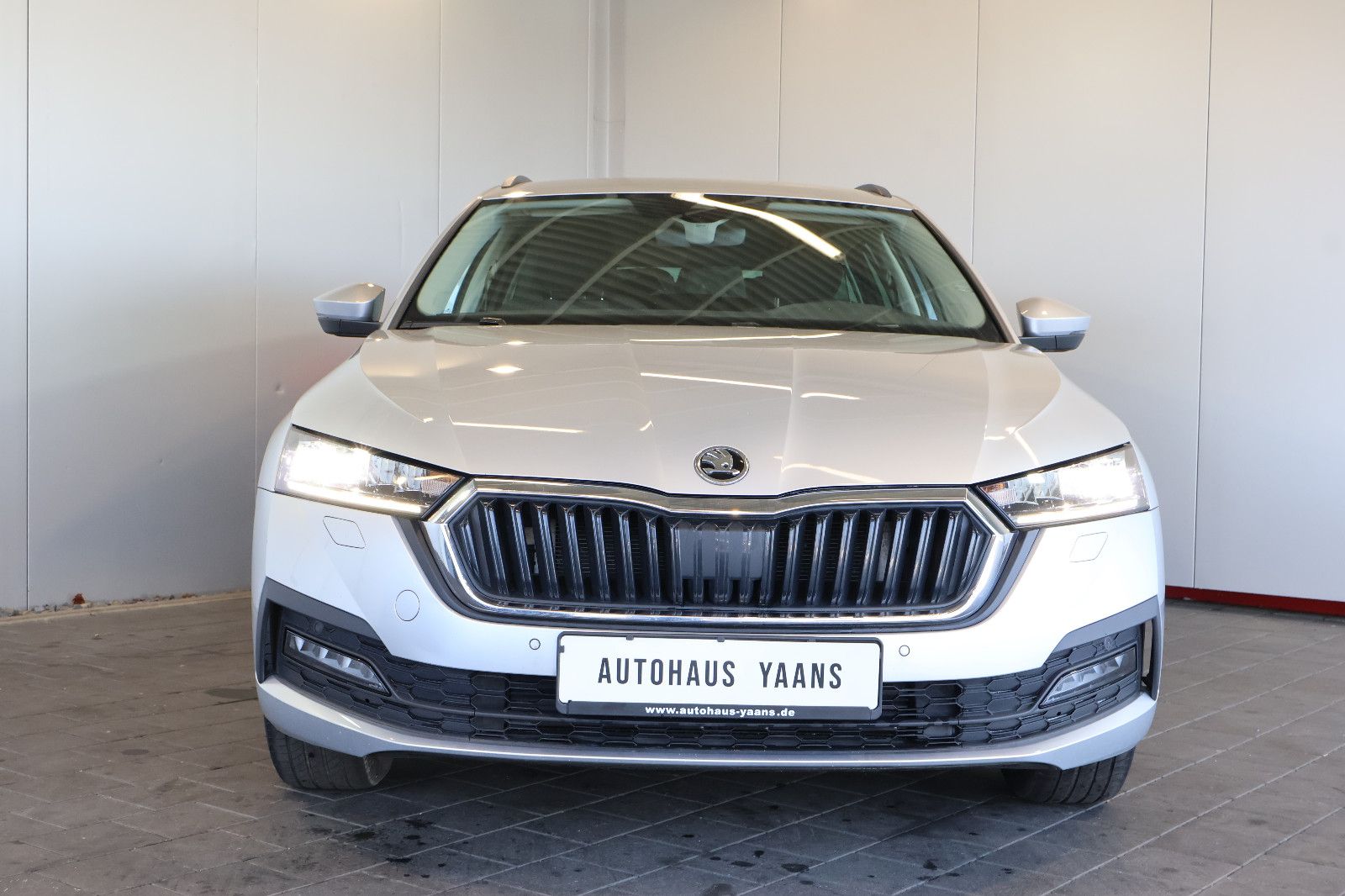 Skoda Octavia 2.0 TDI Clever CARPLAY+KEY+KAM+LED+17" imagem 2