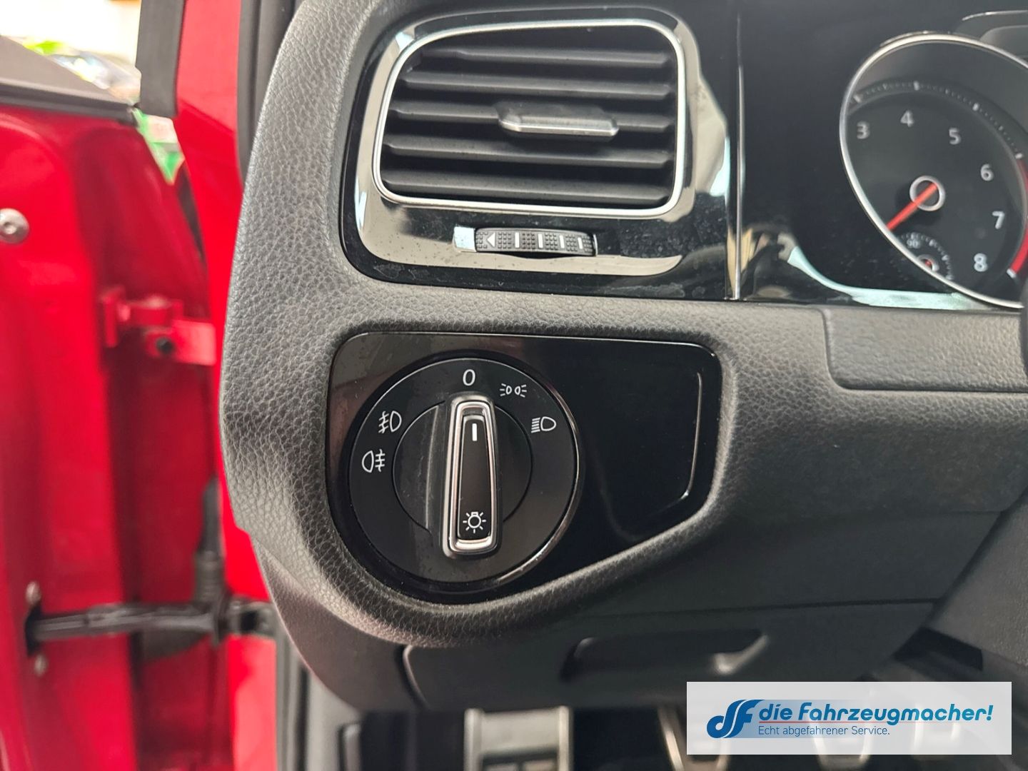 Fahrzeugabbildung Volkswagen Golf VII GTI BMT Start-Stopp Soundsystem Dynaudi