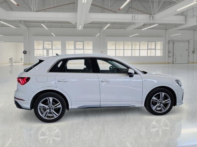 Audi AUDI Q3 35 TDI S TRONIC S LINE EDITION SUV imagem 3