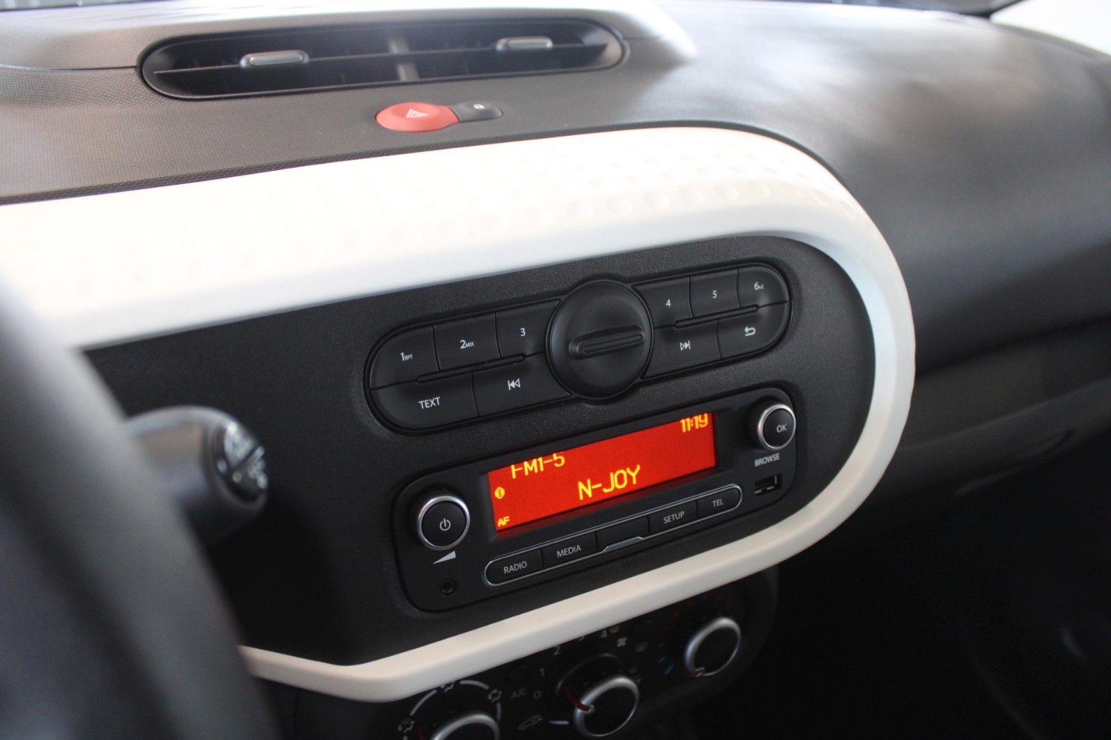 Fahrzeugabbildung Renault Twingo SCe 65 Limited 5-trg KLIMA Bluetooth