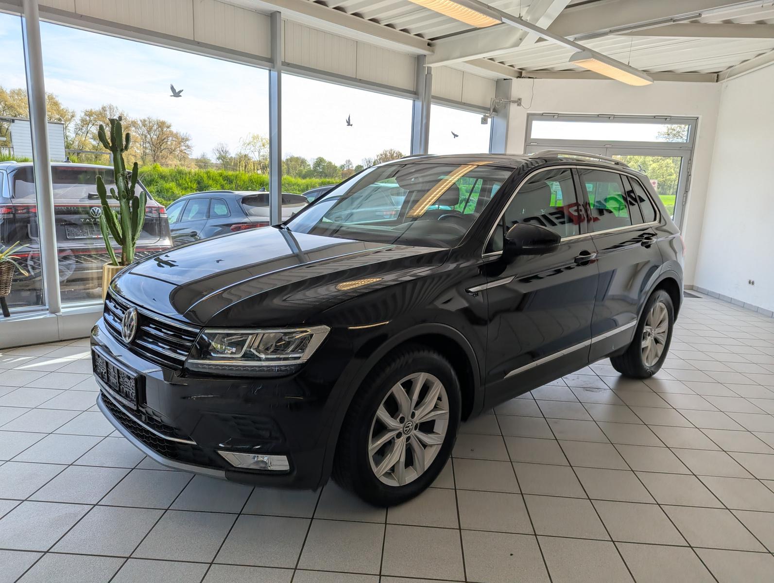 Volkswagen Tiguan 2.0 TDI Highline Navi LED ACC AHK