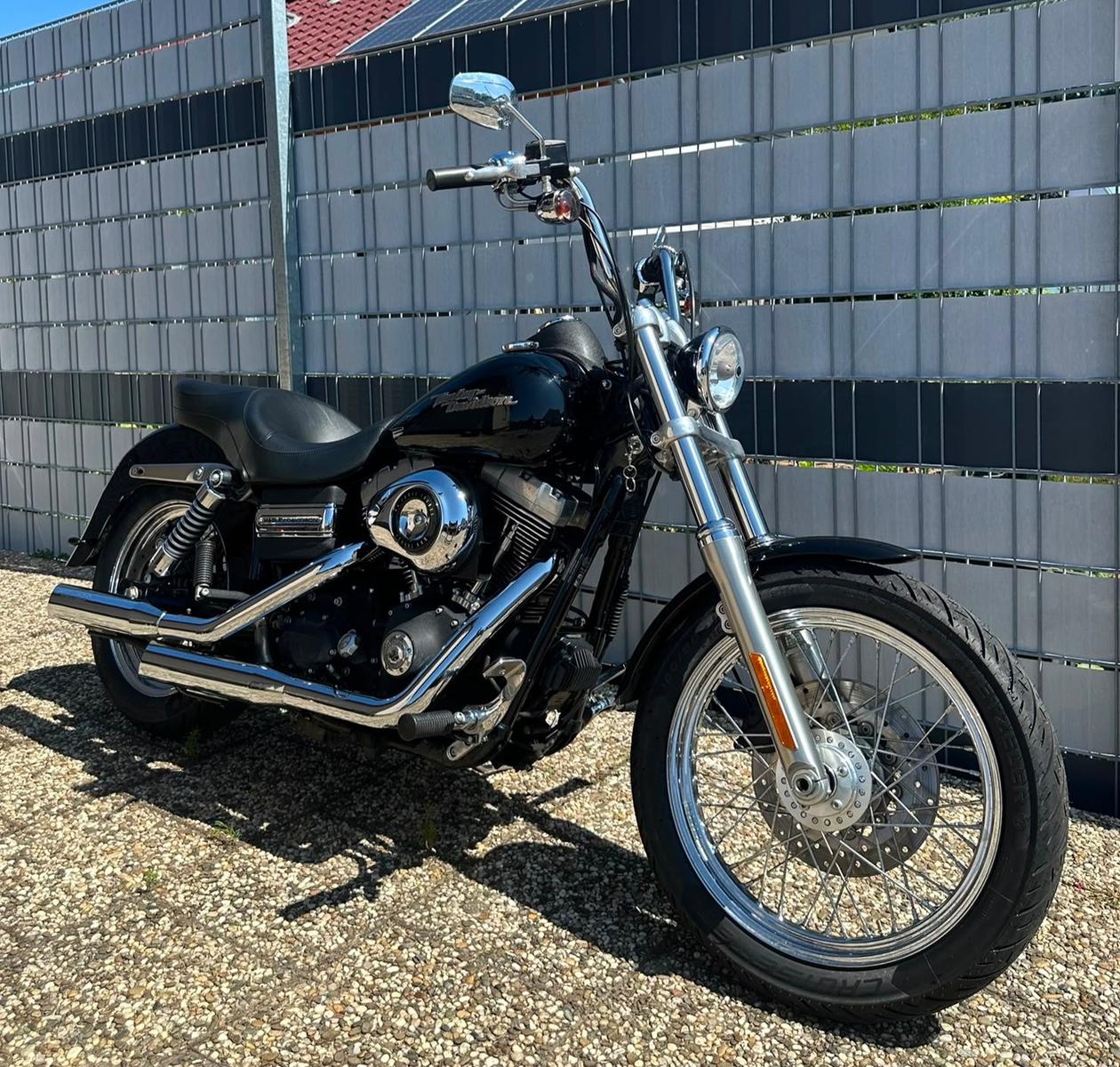 Harley-Davidson FXDB Dyna Street Bob Heckumbau Remus Extras top