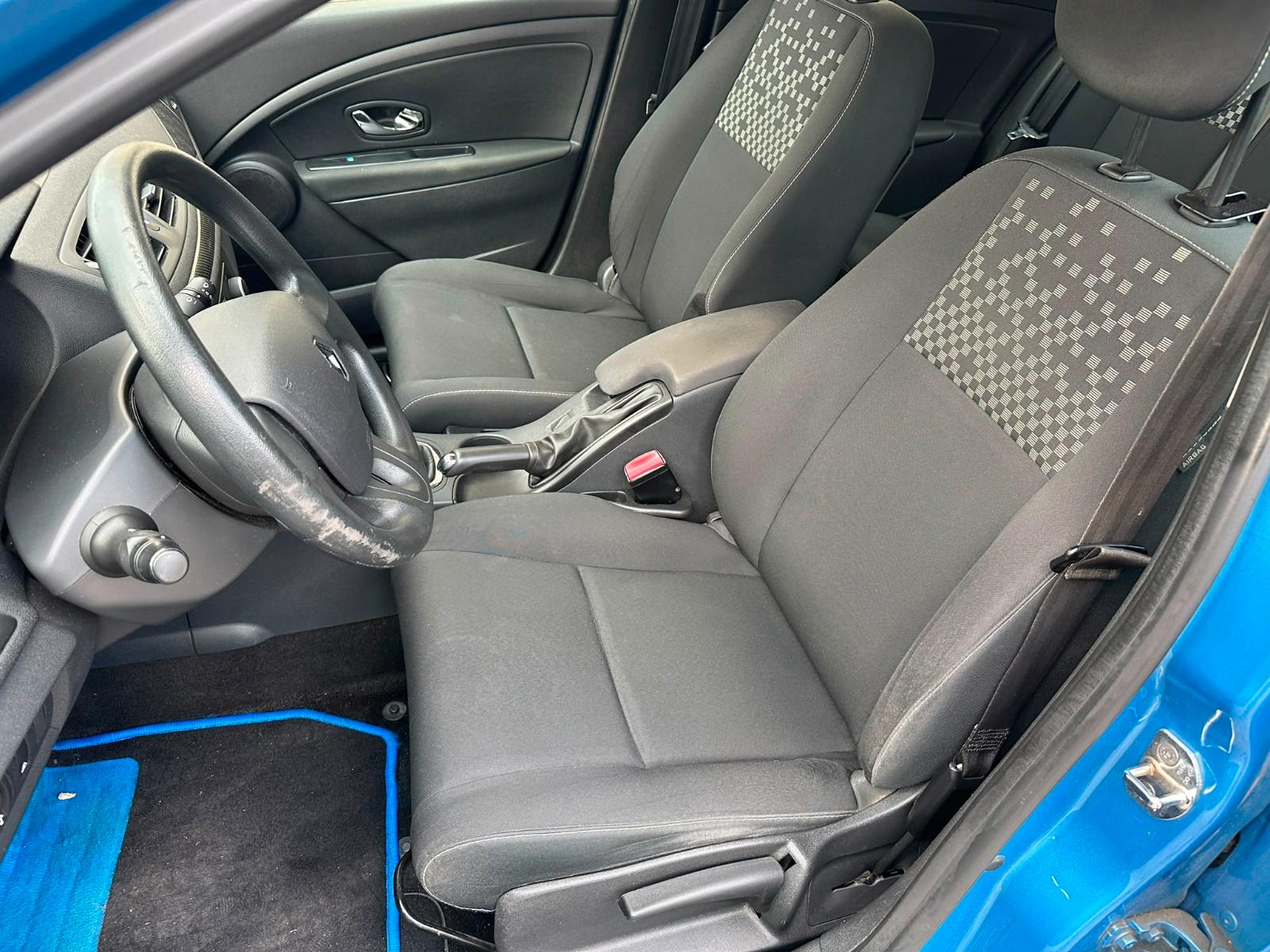 Renault Megane 2013 — photo 13