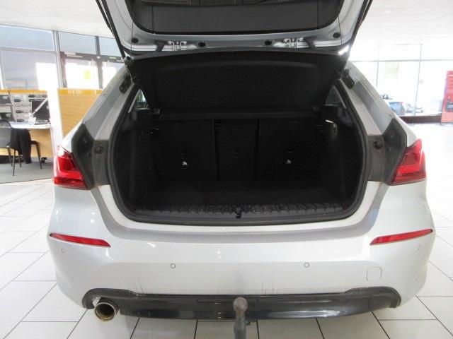 BMW 118 i SportLine LED/NAVI/SHZ/PDC/AHK/STANDHZ/17"