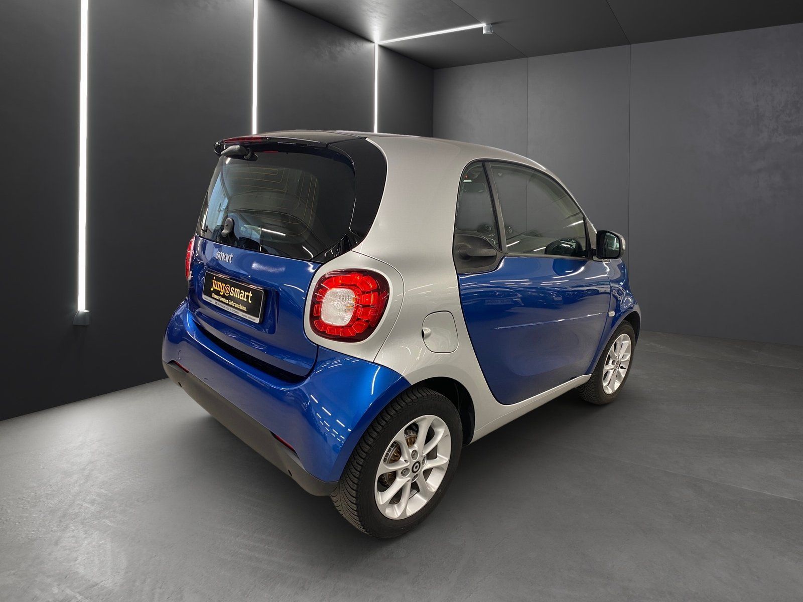 Fahrzeugabbildung Smart fortwo coupe passion*Cool&Media*PanoDach*SHZ*DAB