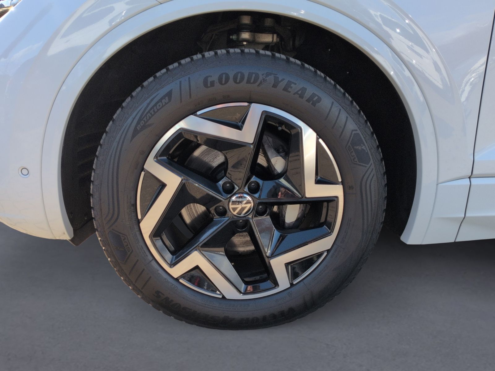 Touareg 3.0 TDI 4M tiptr. R-Line STHZ+LUFT+