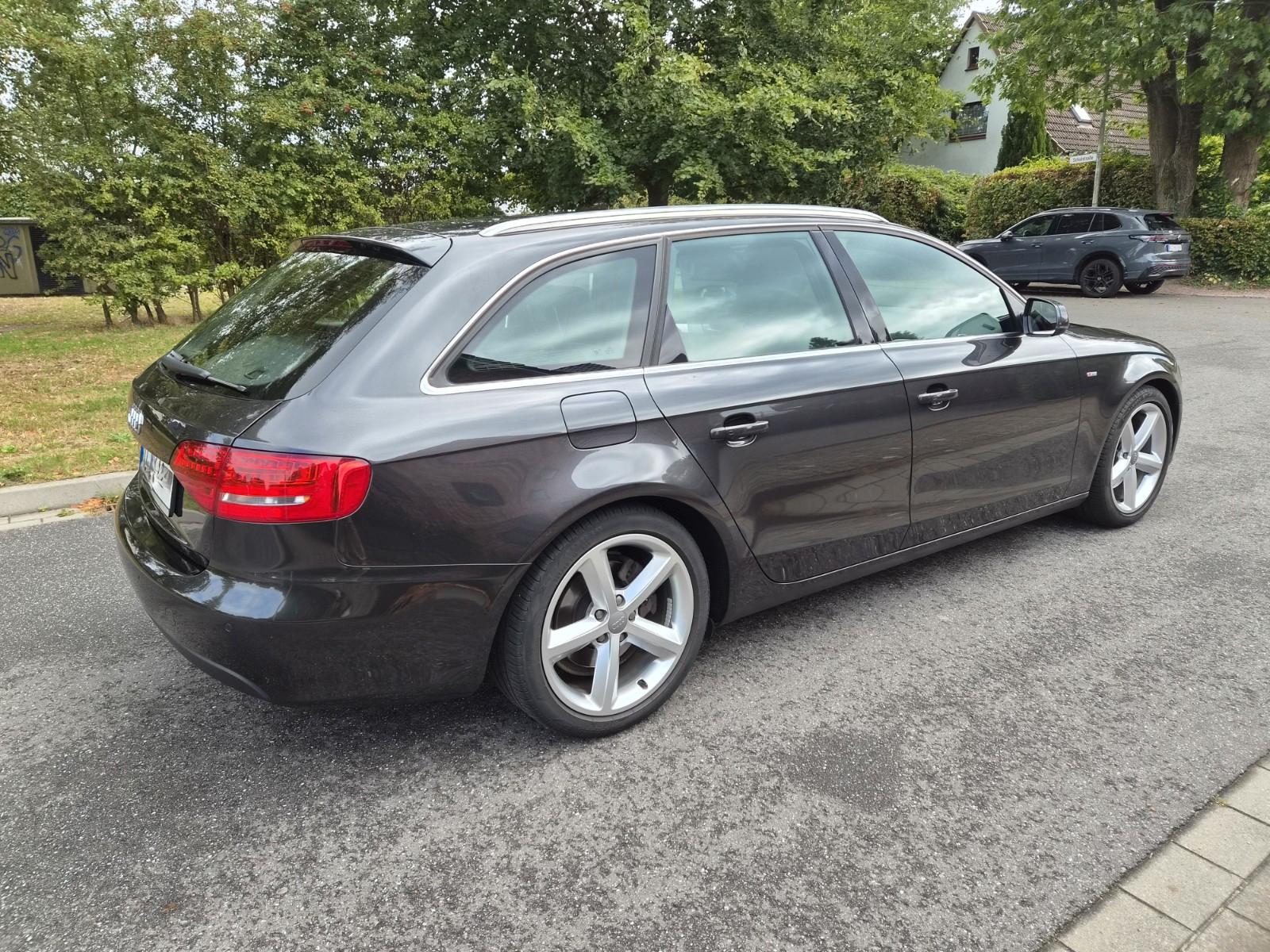 Audi A4 2009 — photo 12