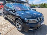 Volkswagen Tiguan IQ.DRIVE R LINE ACC+PANO+CAM+SPUR - Volkswagen Tiguan R mit Diesel-Antrieb