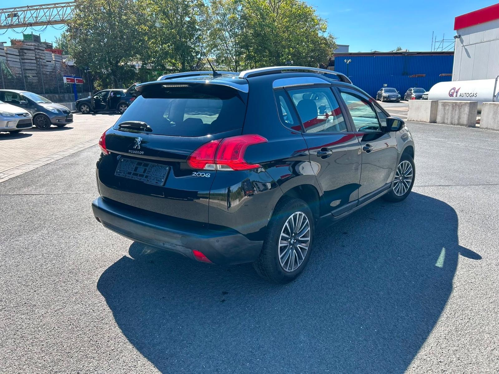 Peugeot 2008 Benziner TÜV // Au 2028***