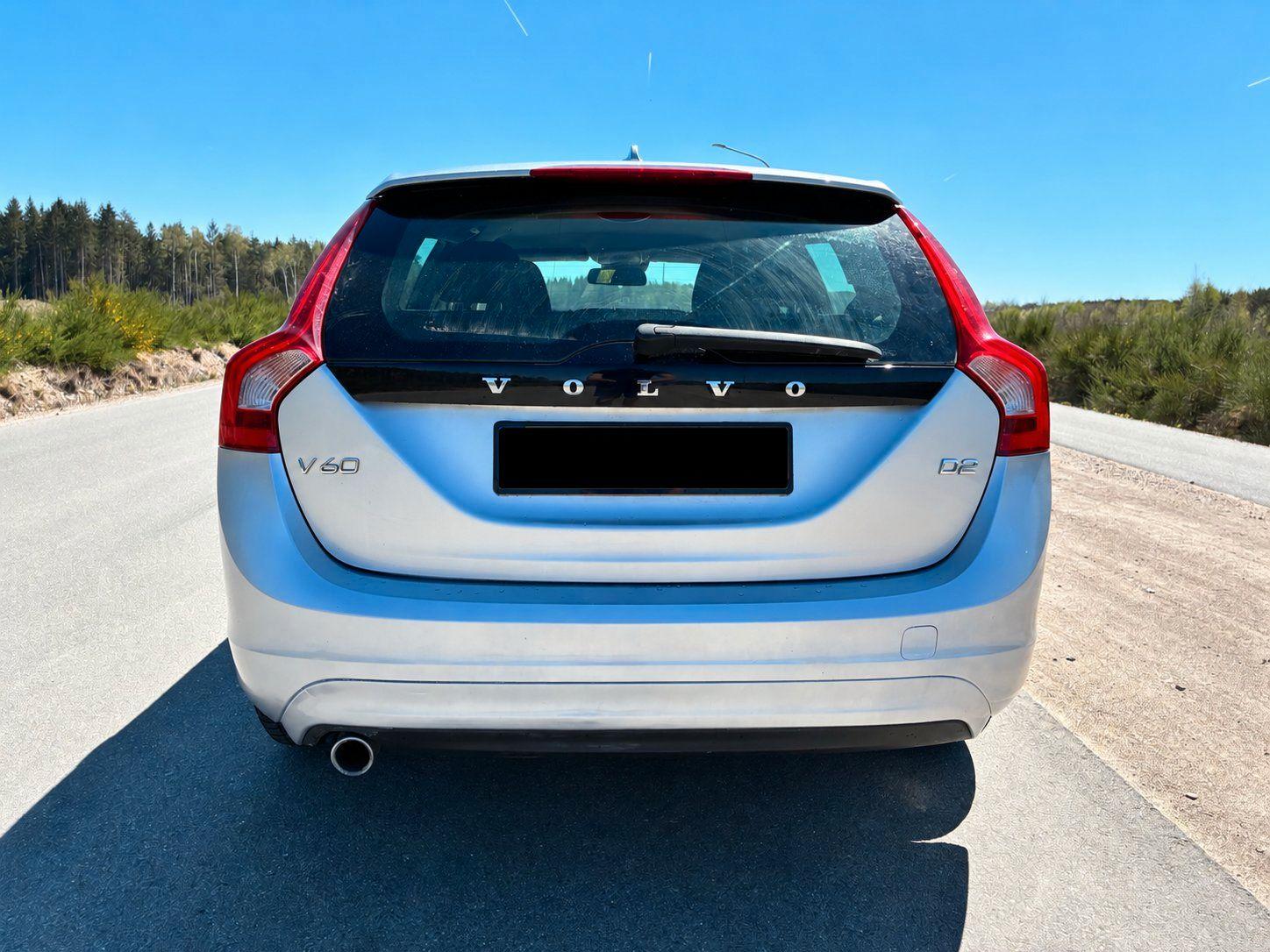 Volvo V60 2015 — photo 5