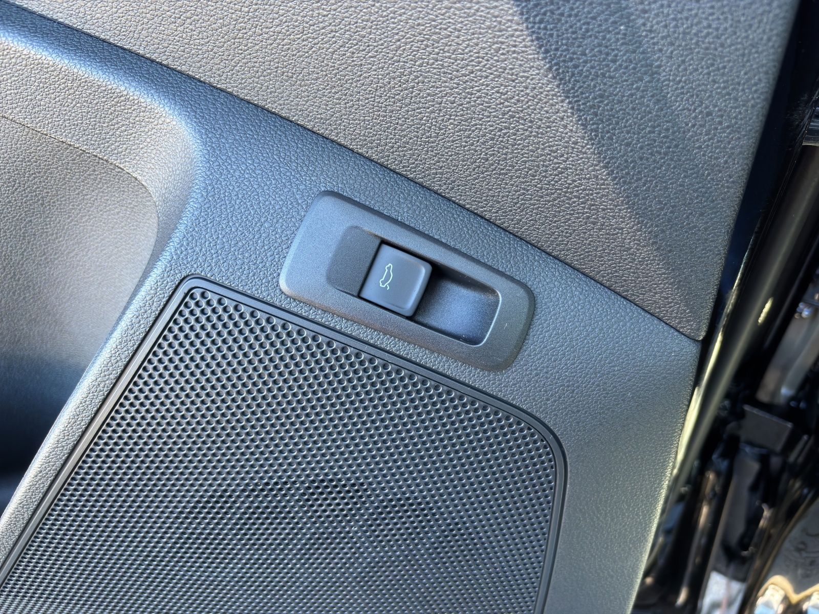 Fahrzeugabbildung SKODA Karoq Balance 1.5 TSI DSG AHZ LED RFK SH ACC Cli