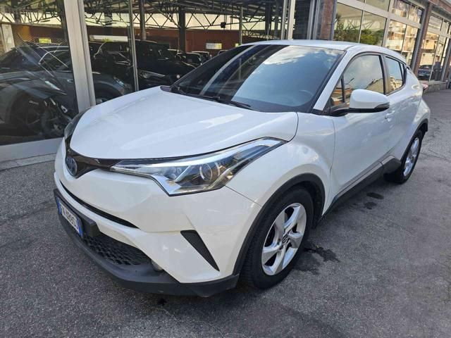 Toyota TOYOTA C-HR 1.8 Hybrid E-CVT Business