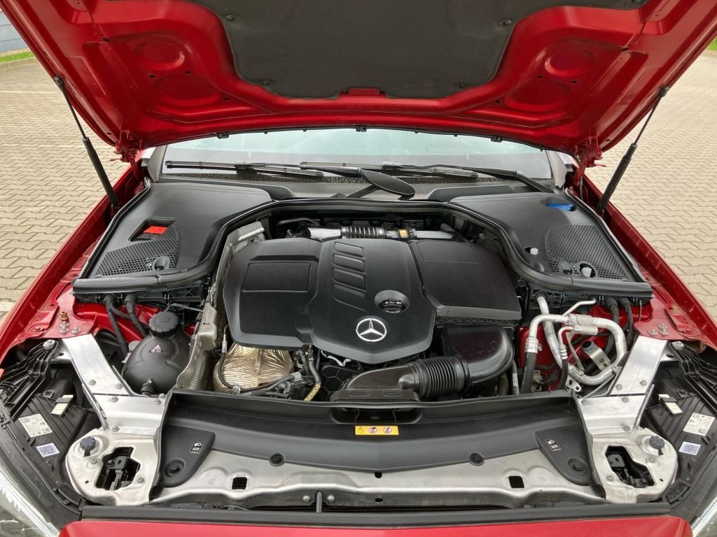 Fahrzeugabbildung Mercedes-Benz E 220 d 4M Cp. ABSOLUTE TRAUMAUSSTATTUNG