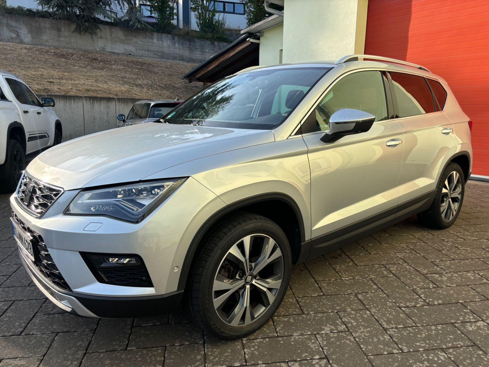 Seat Ateca Xcellence Leder AHK Kamera Navi LED