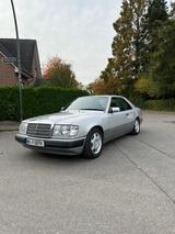 Mercedes-Benz CE 300 Oldtimer H-Kennzeichen ohne Rost - silberne Mercedes-Benz CE 300