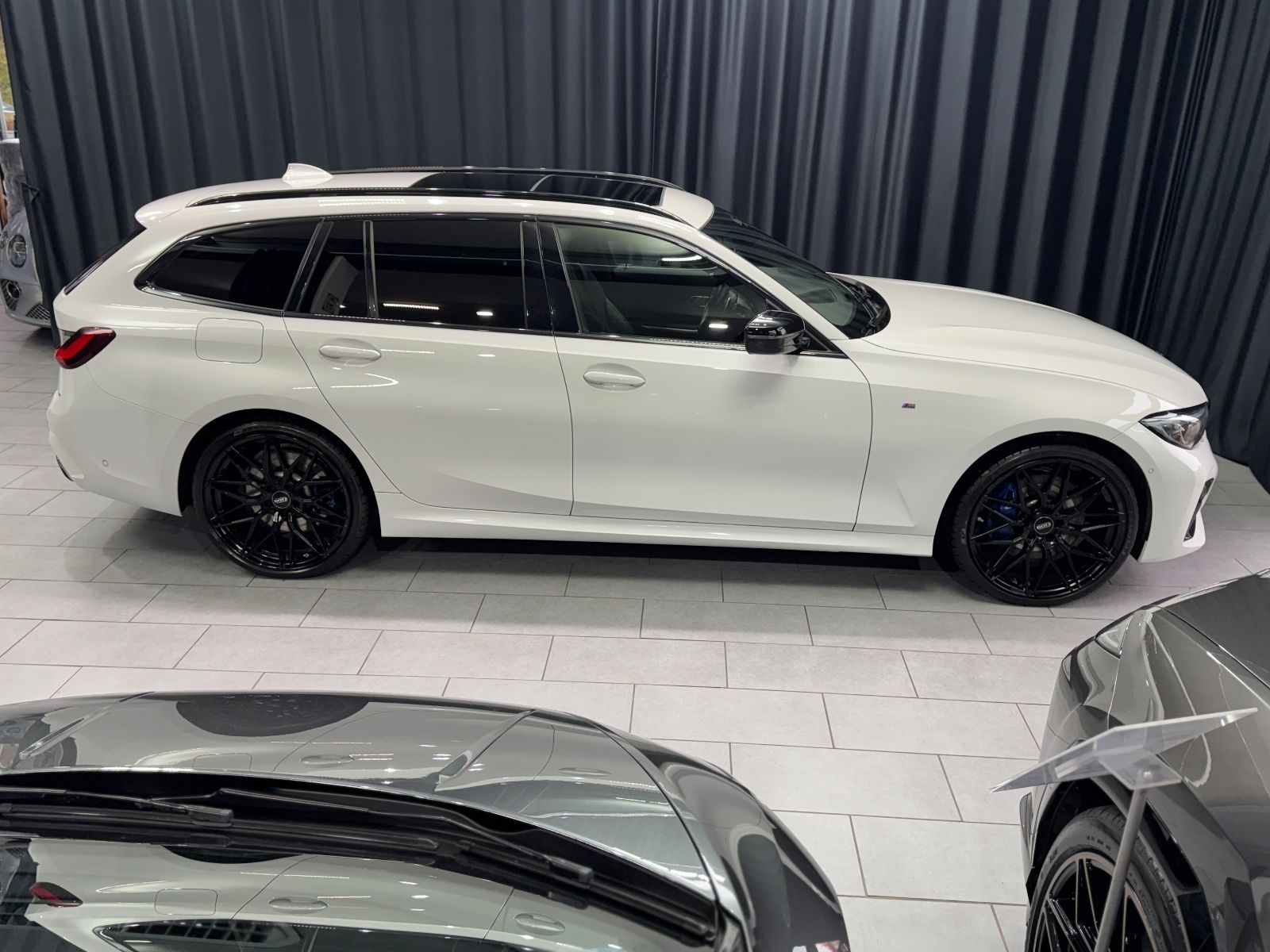 Fahrzeugabbildung BMW M340i xDrive Touring|LASER|NAVI|PANORAMA|ACC|AHK