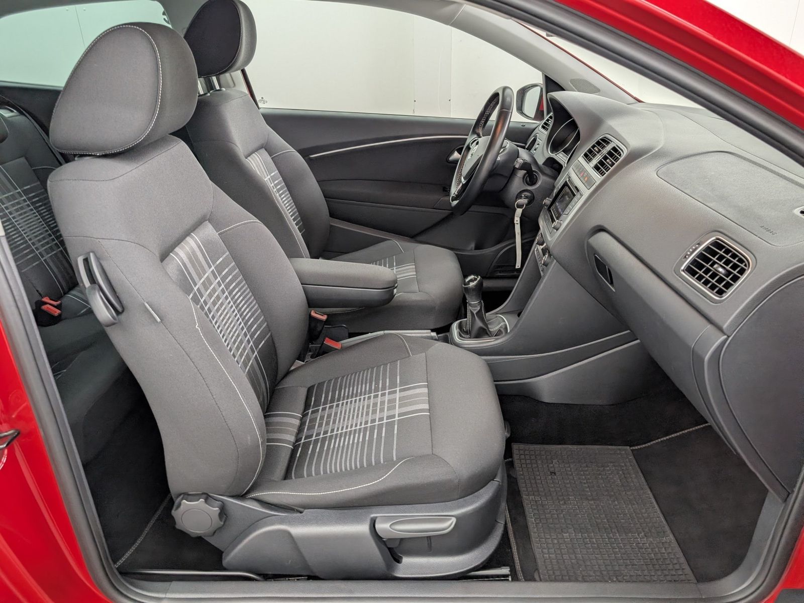 VW Polo V 1.2 TSI Lounge Allwetter – Bild 11