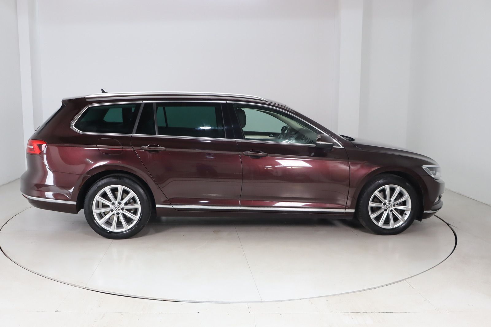 Fahrzeugabbildung Volkswagen Passat 4MOTION * Navi * LED * Massage